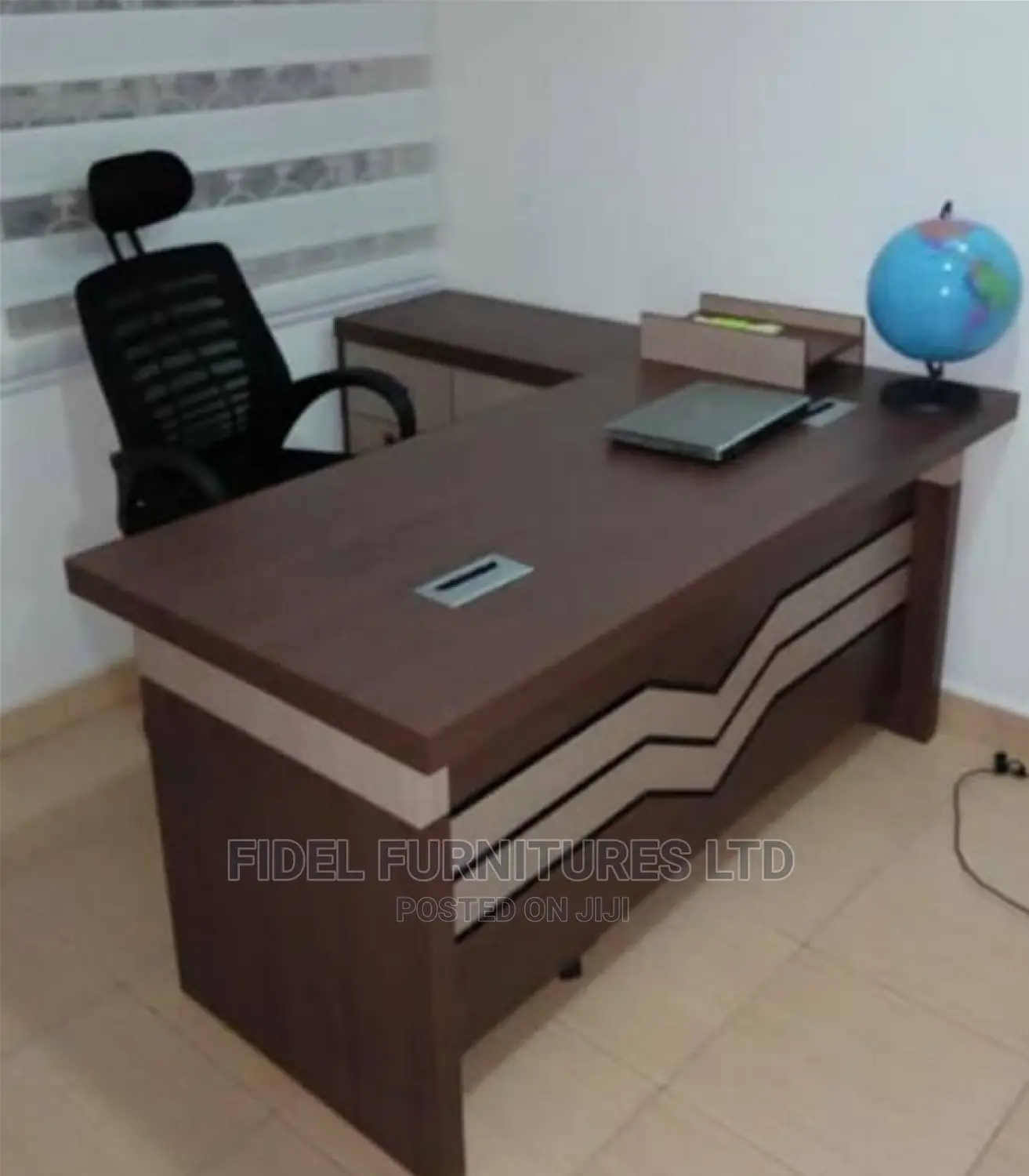 Executive Modern Office Table