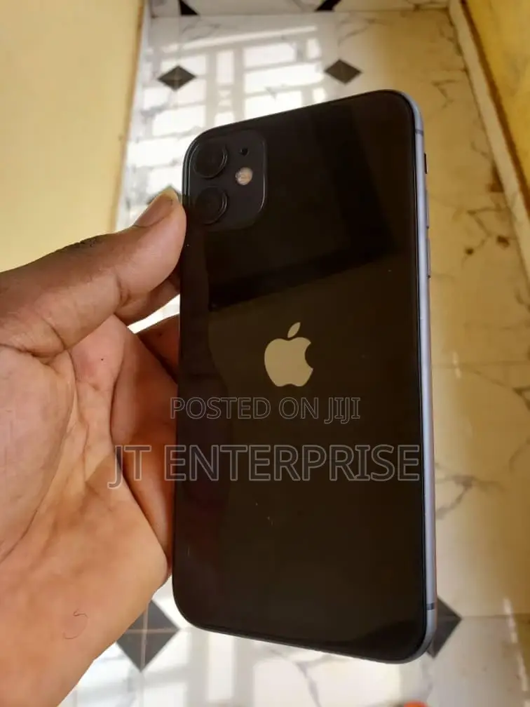 Apple iPhone 11 64 GB Black