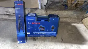 Bosch Professional GLL3-80 3 Lines Laser With Stand