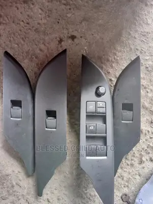 Complete Automatic Tapping Glass Toyota Hilux 2018