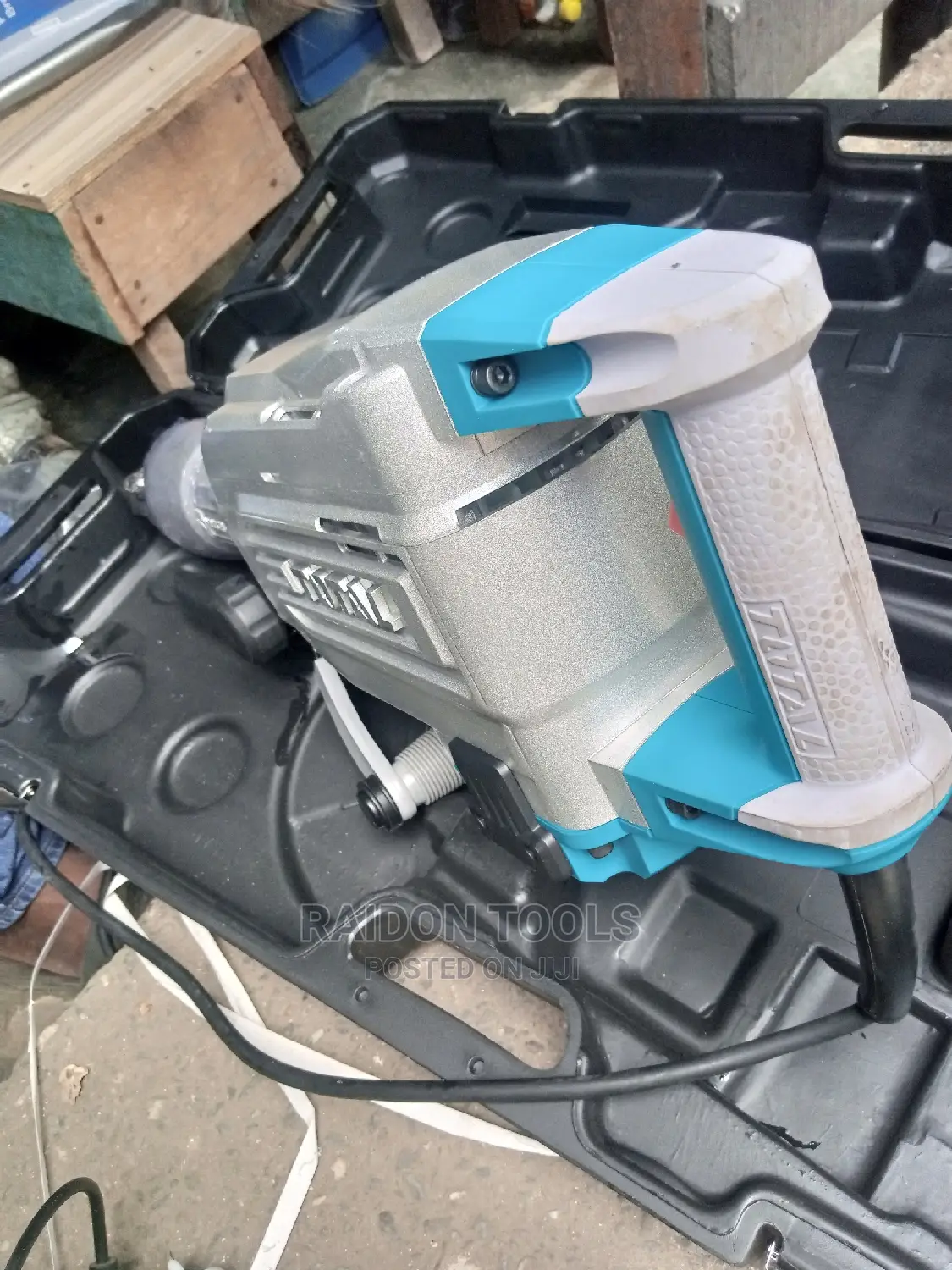 Jack Hammer Machine, Total