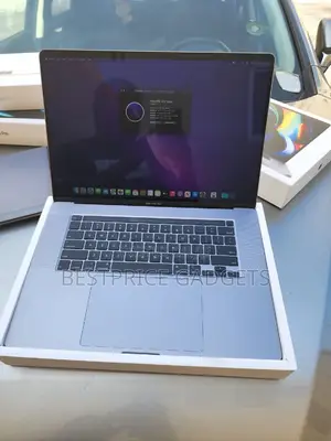 Laptop Apple MacBook Pro 2019 16GB Intel Core I7 SSD 512GB