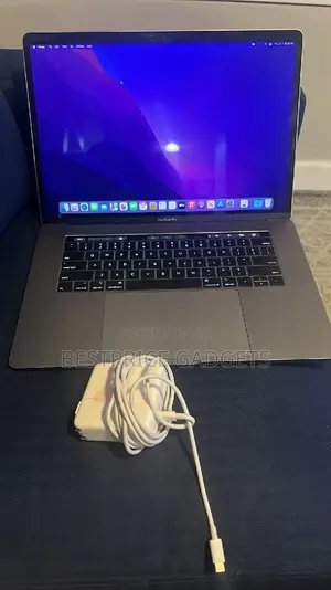 Laptop Apple MacBook Pro 2019 16GB Intel Core I7 SSD 256GB