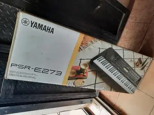 Photo - Yamaha PSR-E273 Portable Keyboard