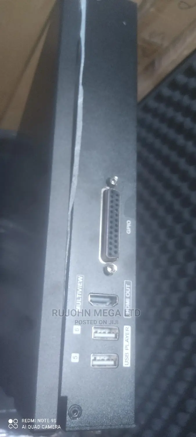 AVMATRIX PVS0615U Portable 6-Channel Switcher