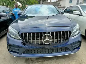 Mercedes-Benz C300 2016 Blue
