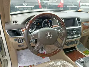 Mercedes-Benz GL-Class GL 550 2013 White