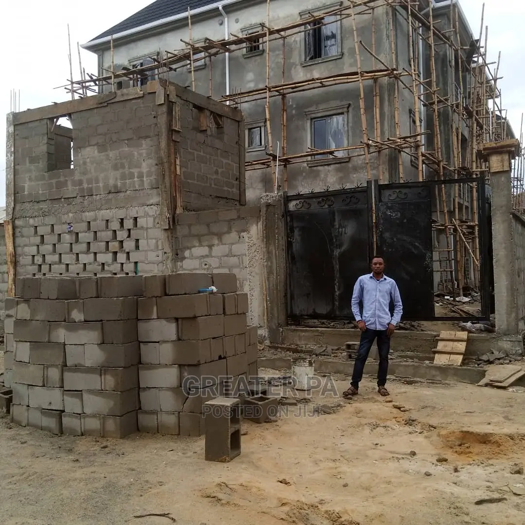 Building Contractor