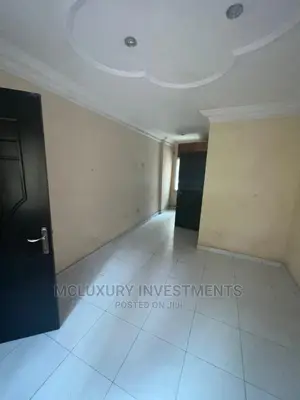 2bdrm Block of Flats in Lekki Phase 1 for rent