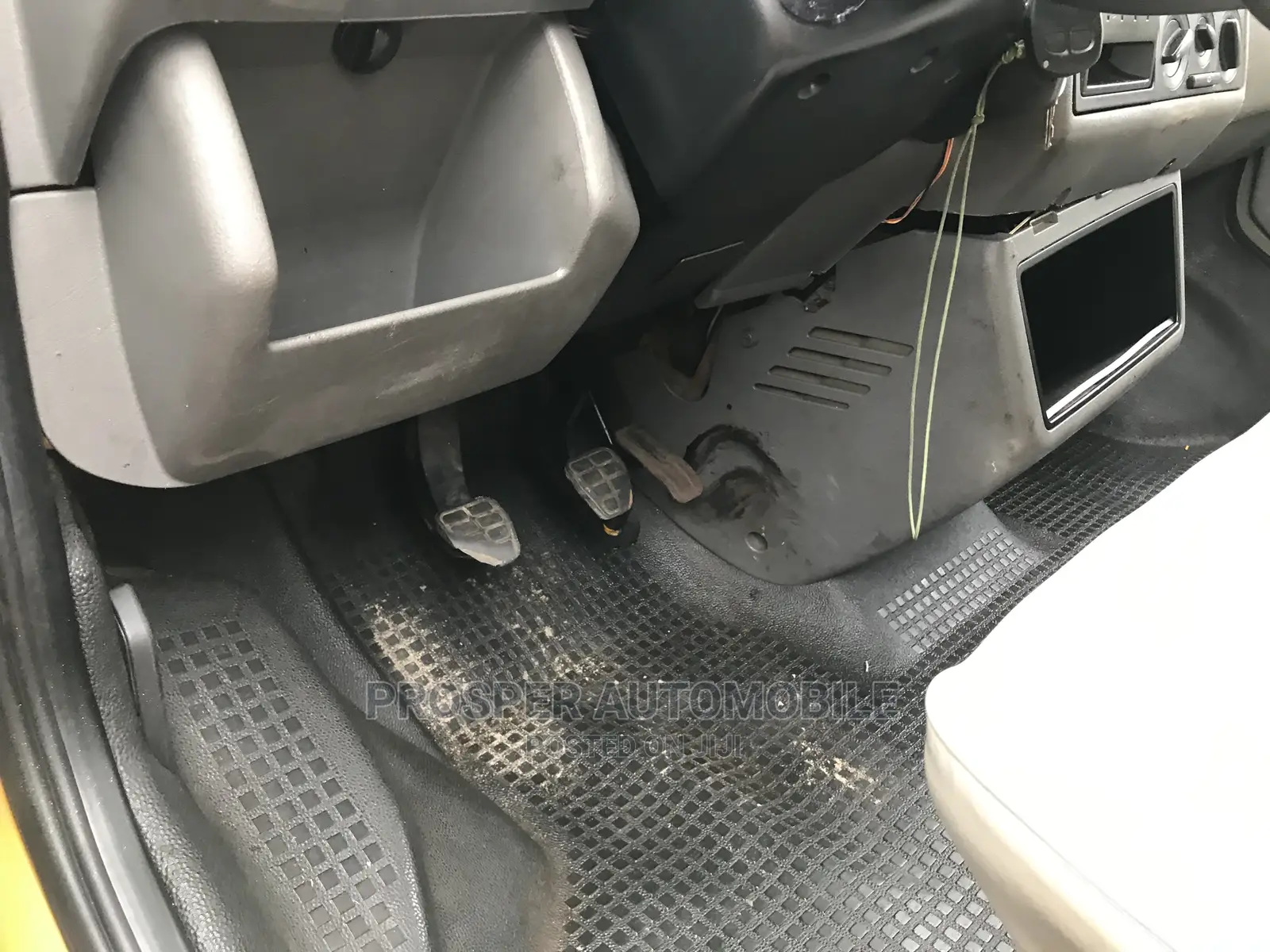 Volkswagen Transporter 1999 Yellow