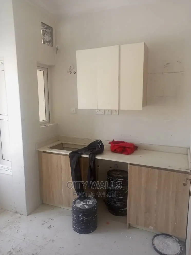 2bdrm Block of Flats in Northern Foreshore, Chevron for Sale