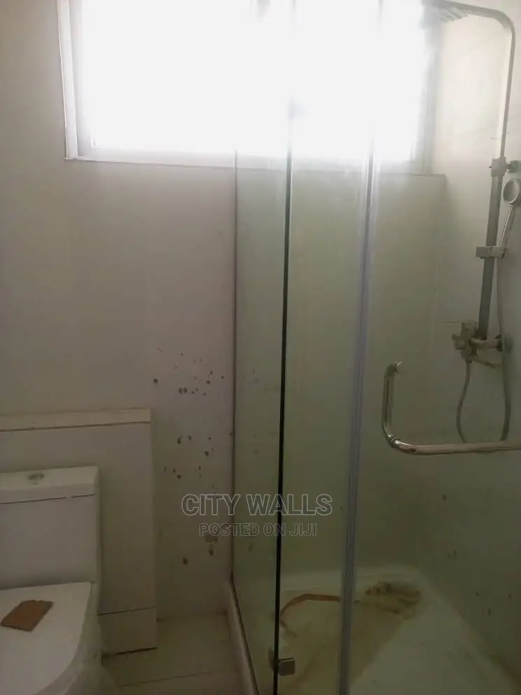 2bdrm Block of Flats in Northern Foreshore, Chevron for Sale