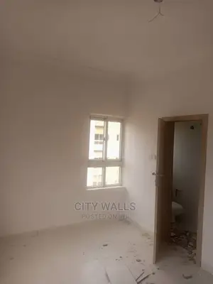 2bdrm Block of Flats in Northern Foreshore, Chevron for Sale
