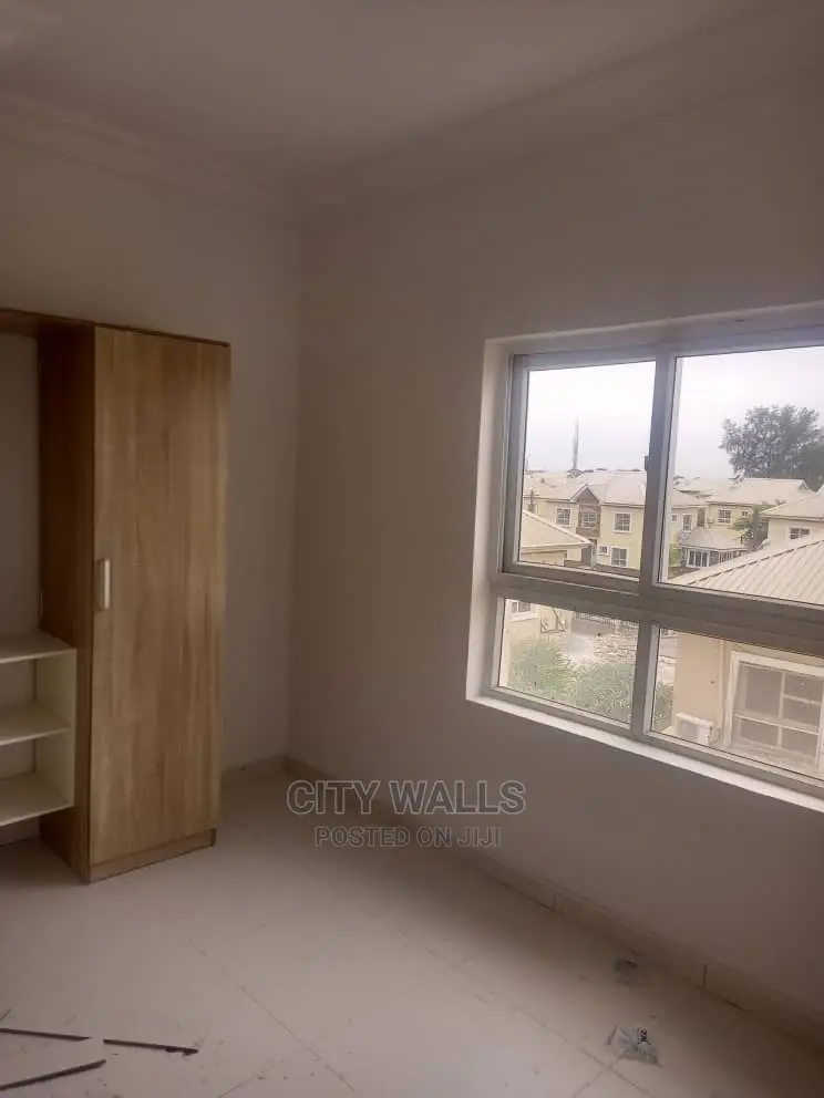 2bdrm Block of Flats in Northern Foreshore, Chevron for Sale