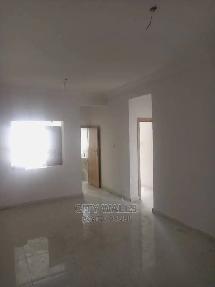 2bdrm Block of Flats in Northern Foreshore, Chevron for Sale