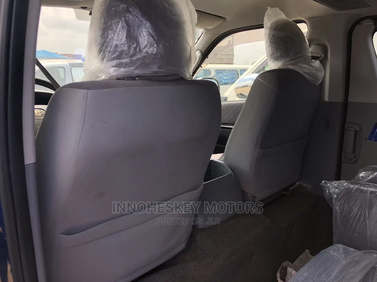 Toyota HiAce 2010 Blue
