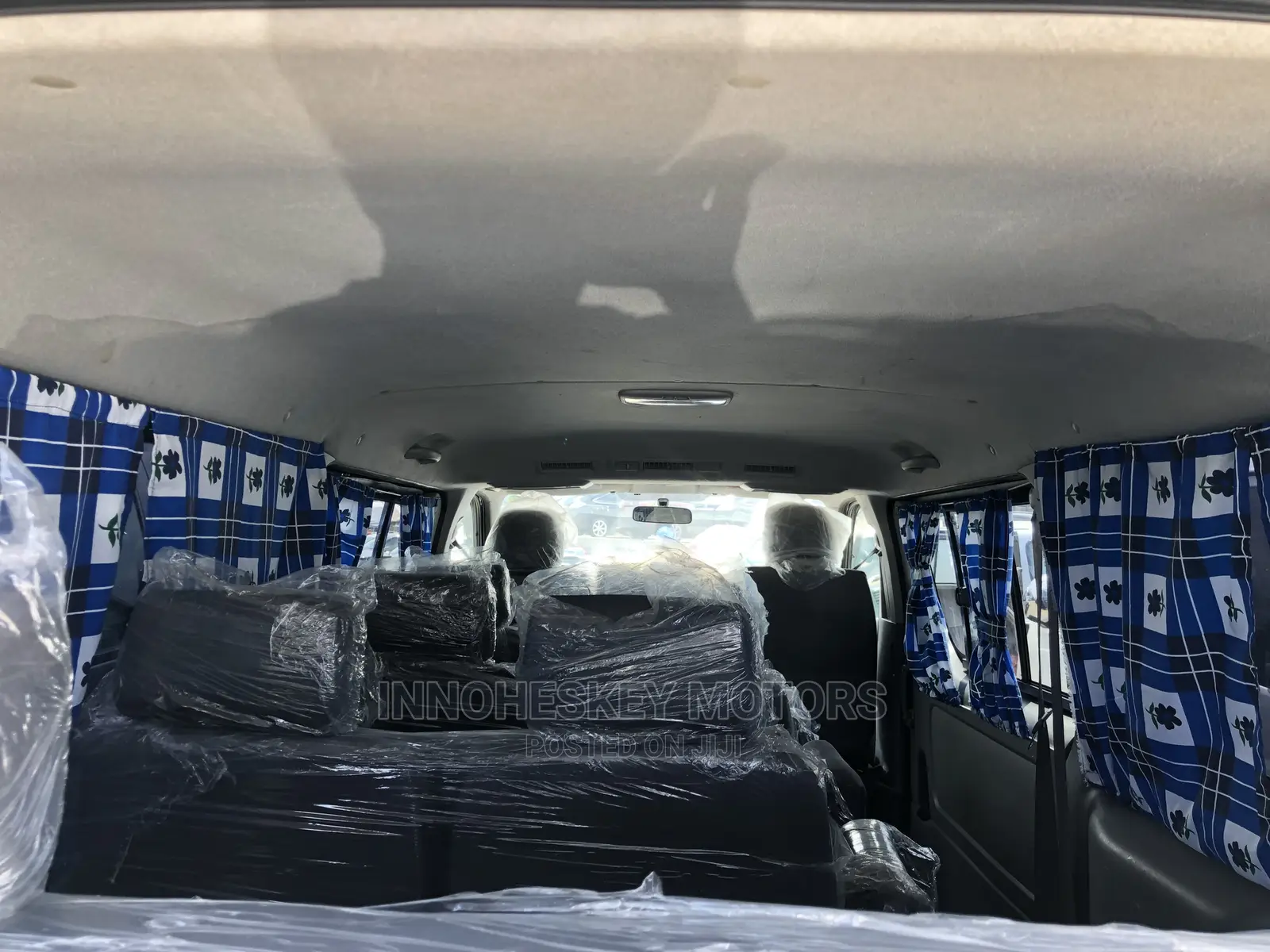 Toyota HiAce 2010 Blue