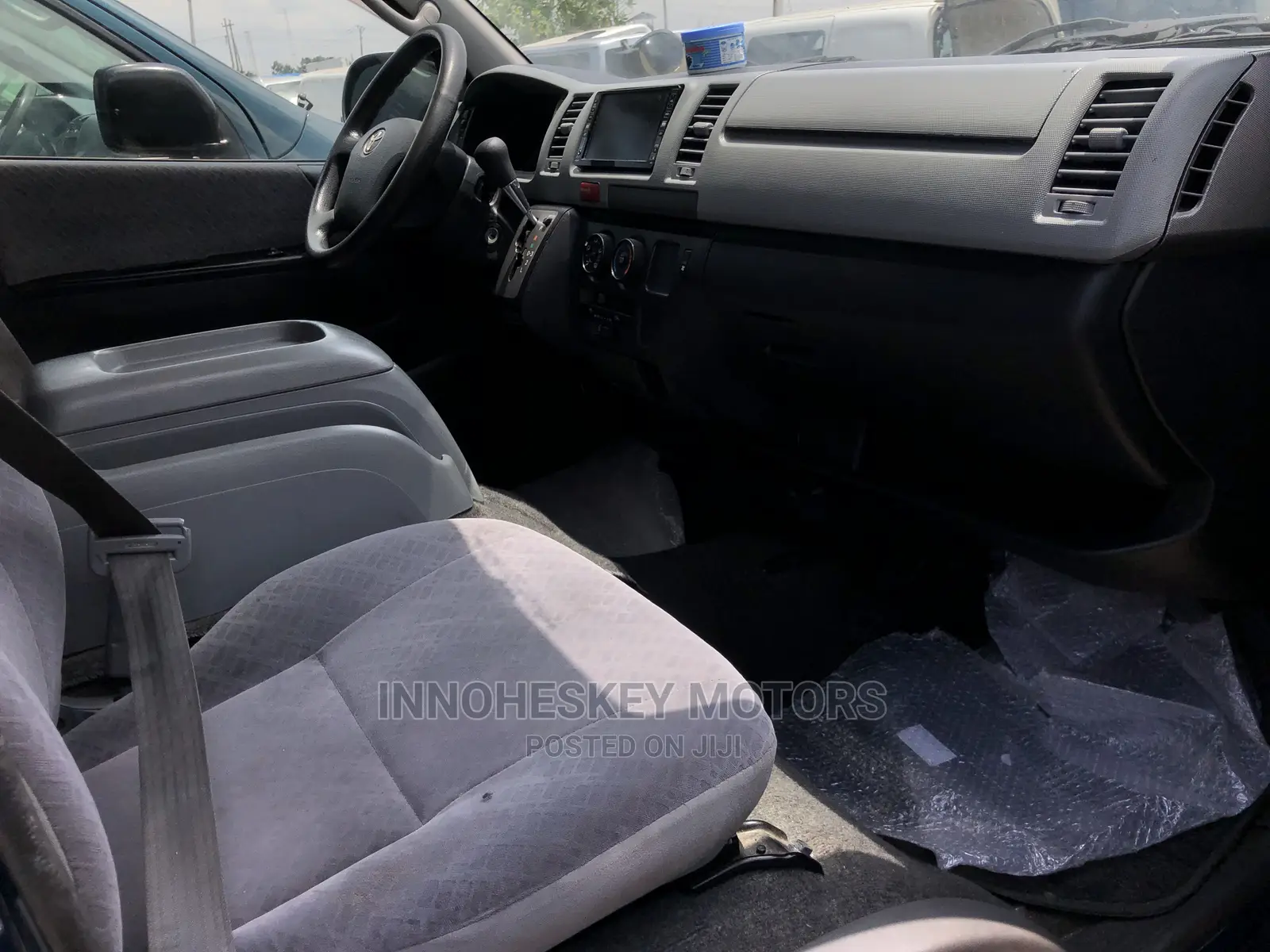 Toyota HiAce 2010 Blue