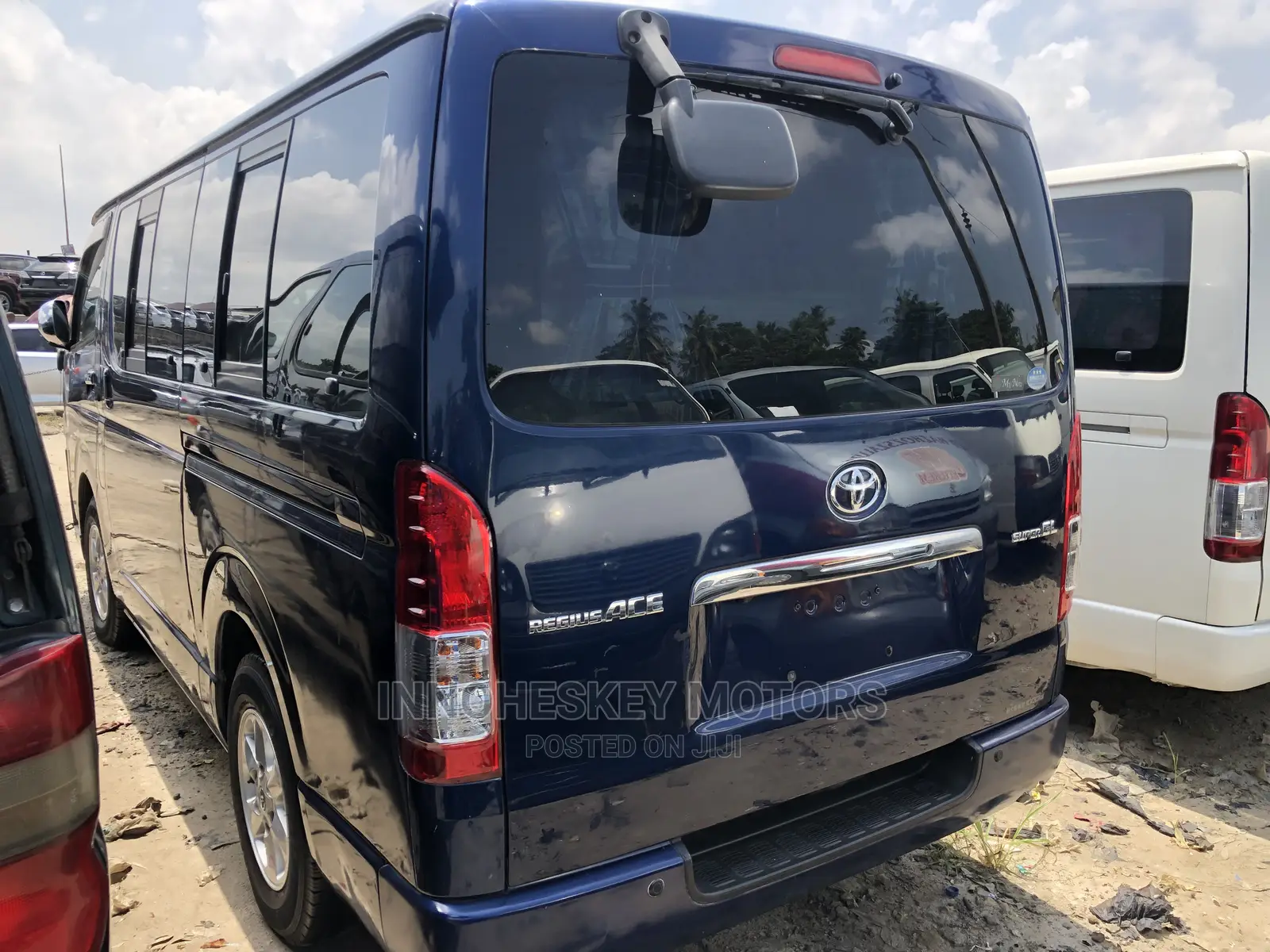 Toyota HiAce 2010 Blue