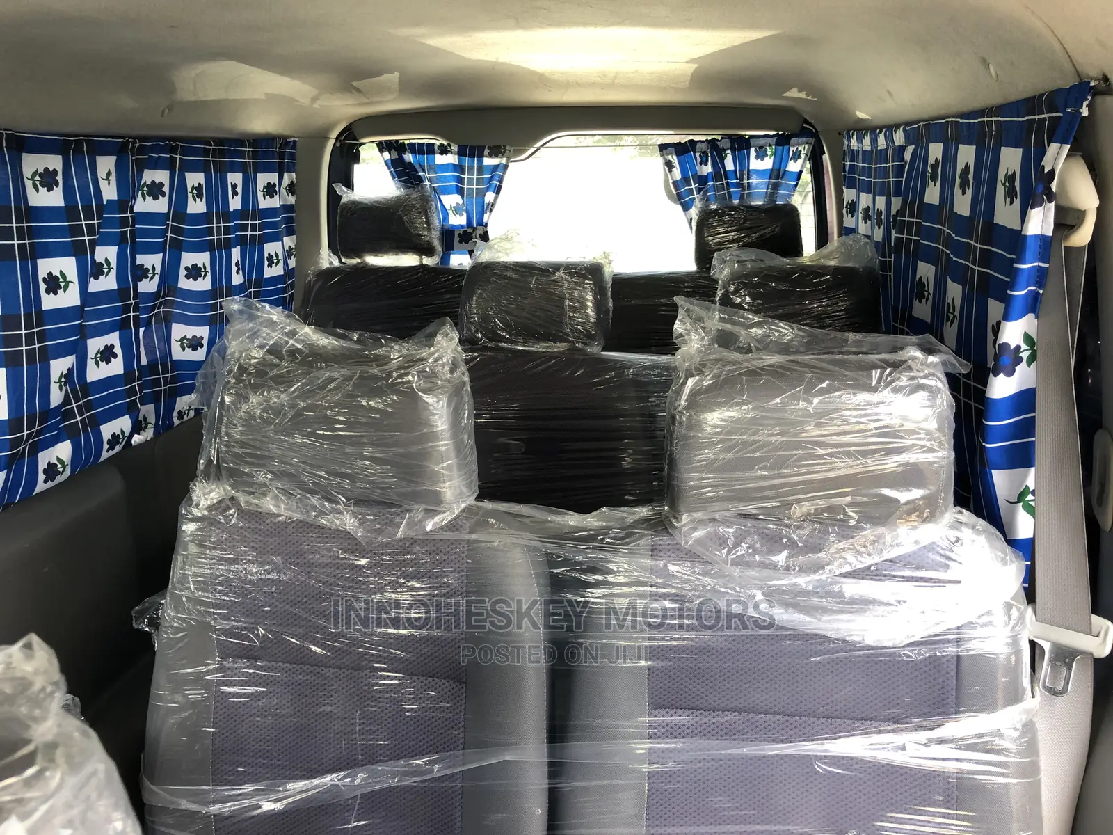 Toyota HiAce 2010 Blue