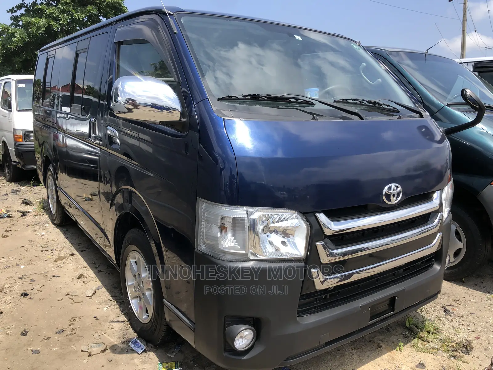 Toyota HiAce 2010 Blue