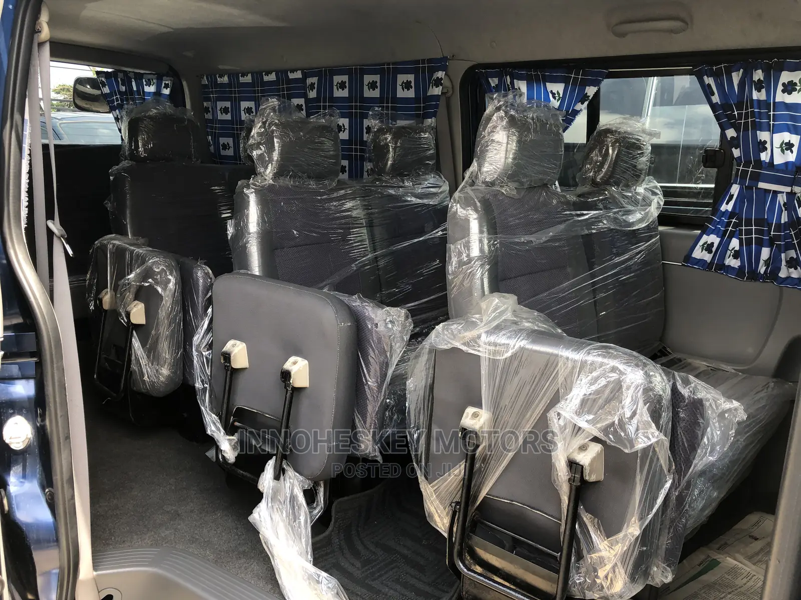 Toyota HiAce 2010 Blue