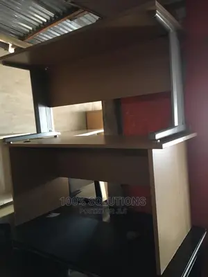 Excutive Table With Drawer for Your Office