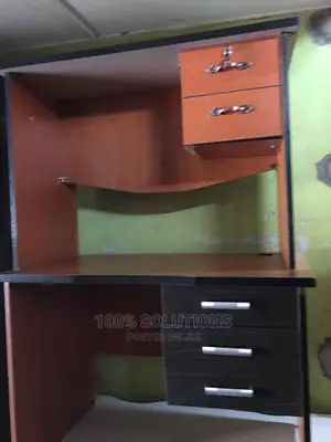 Excutive Table With 2 Drawer for Your Office