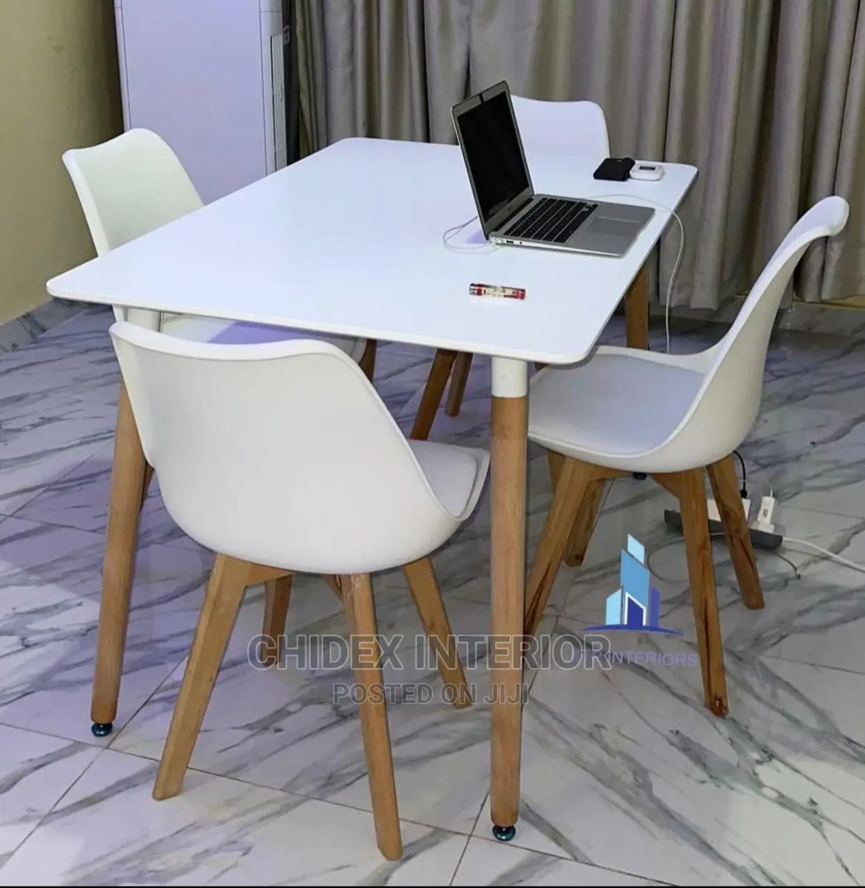 Exotic Dinig Table 4seaters