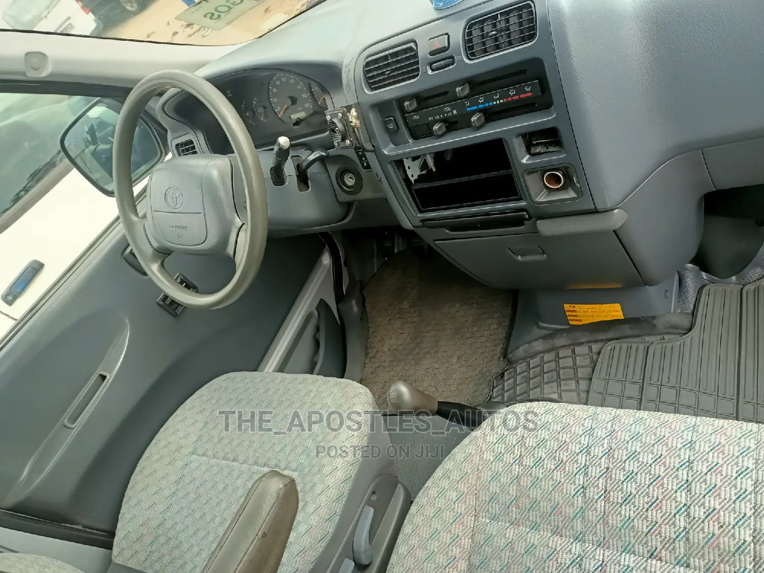 Toyota HiAce 1998 Silver