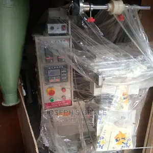 10ml/1kg Granula Automatic Packaging Machine.