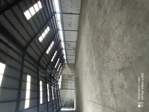 A Massive Warehouse in Elelewon Off Eleme Junctions