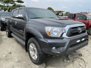 Toyota Tacoma 2015 Gray