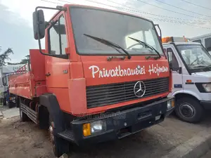 Mercedes Truck 17feet Orange Colour