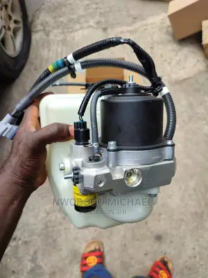 Lexus Gx470,Lx470,Lx570 Abs,Accumulator,Height Control Pump,