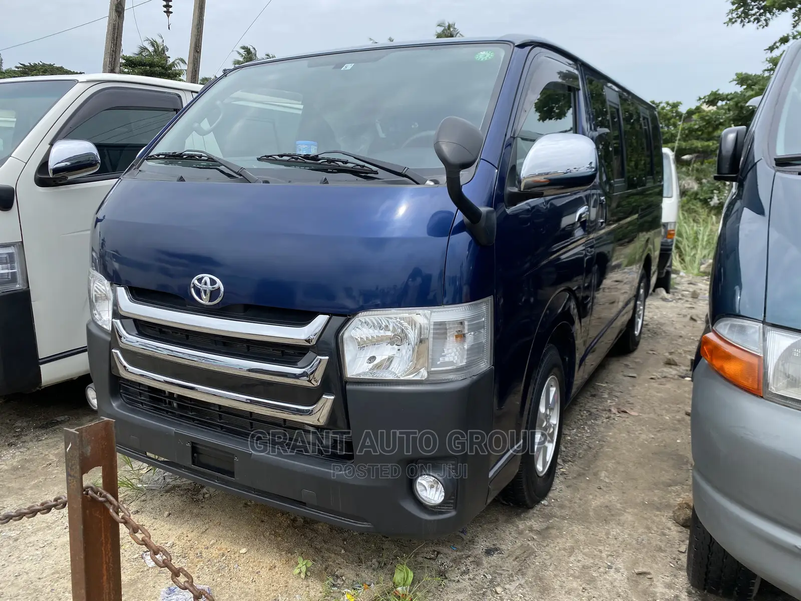 Toyota HiAce 2014 Blue