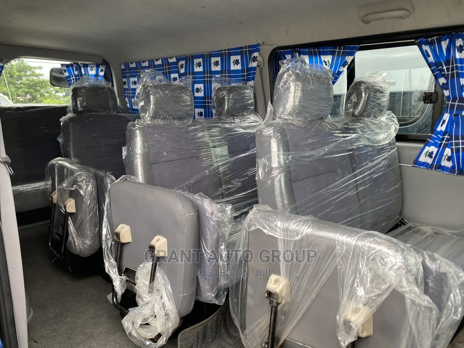 Toyota HiAce 2014 Blue