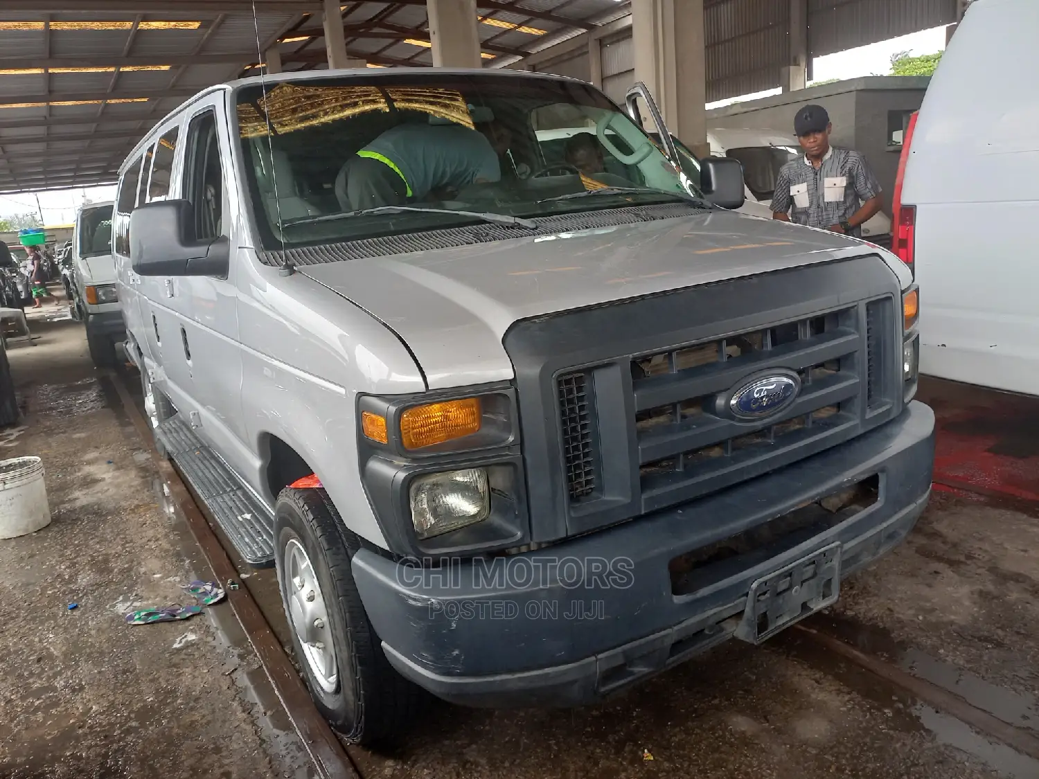 Ford E350 2013 Silver