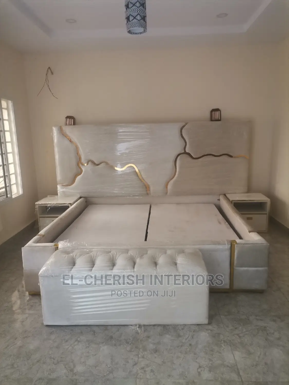 Royal Dove Bed