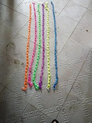 Different Colours Of Plastic Chains Available