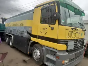 Mercedes Benz Diesel Tank 20thousand Capacity 2002 Yellow