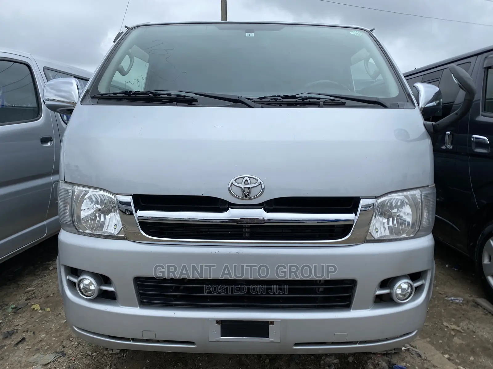 Toyota HiAce 2014 Silver