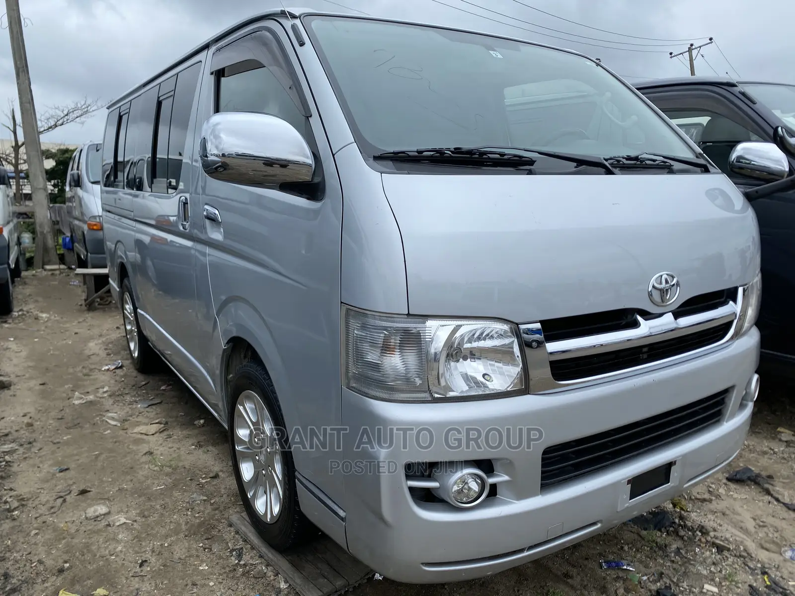 Toyota HiAce 2014 Silver