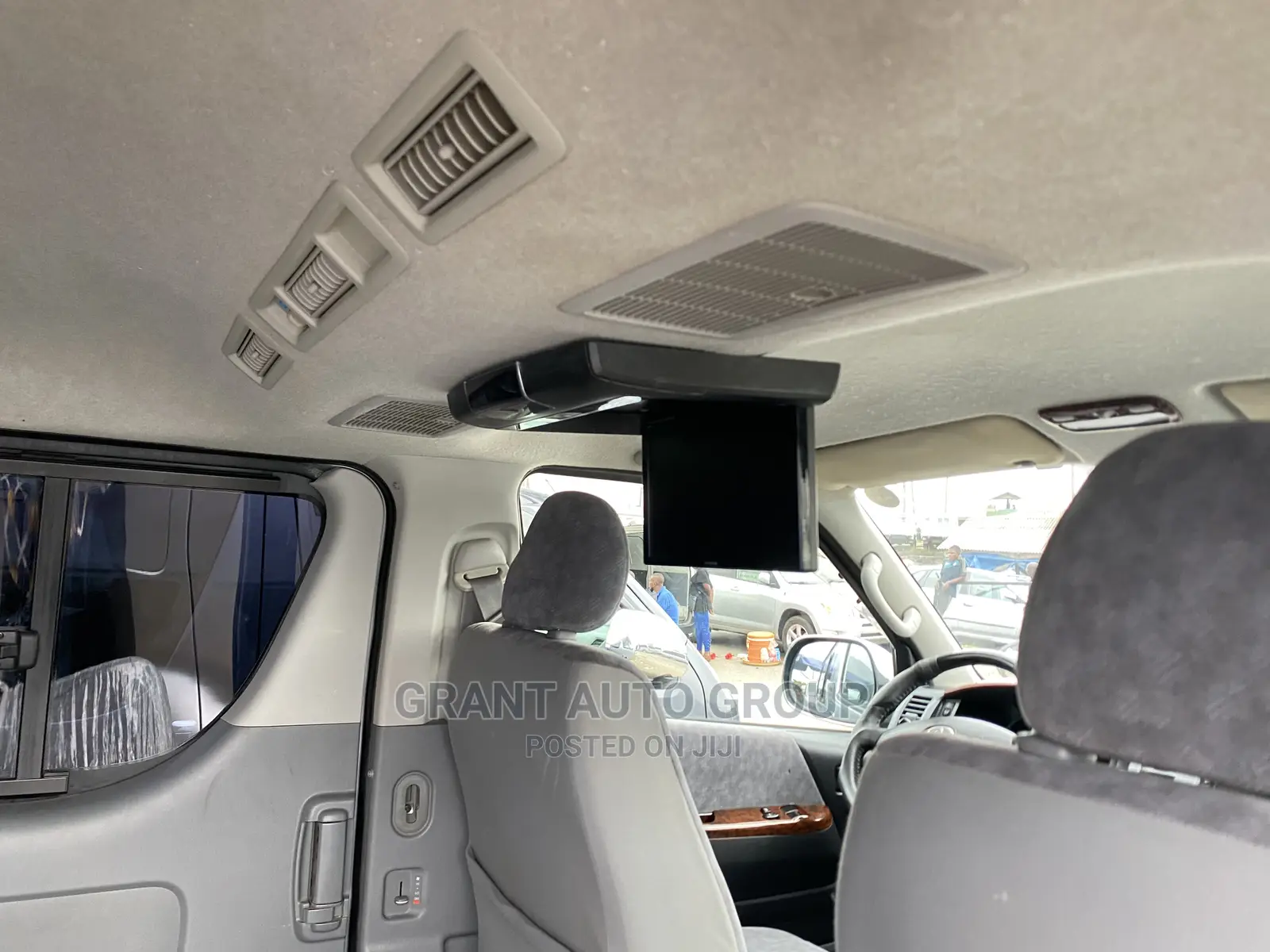 Toyota HiAce 2014 Silver