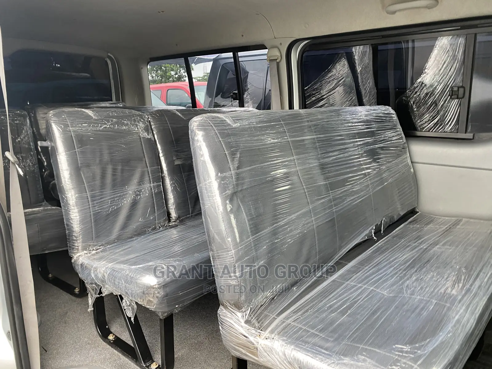 Toyota HiAce 2014 Silver