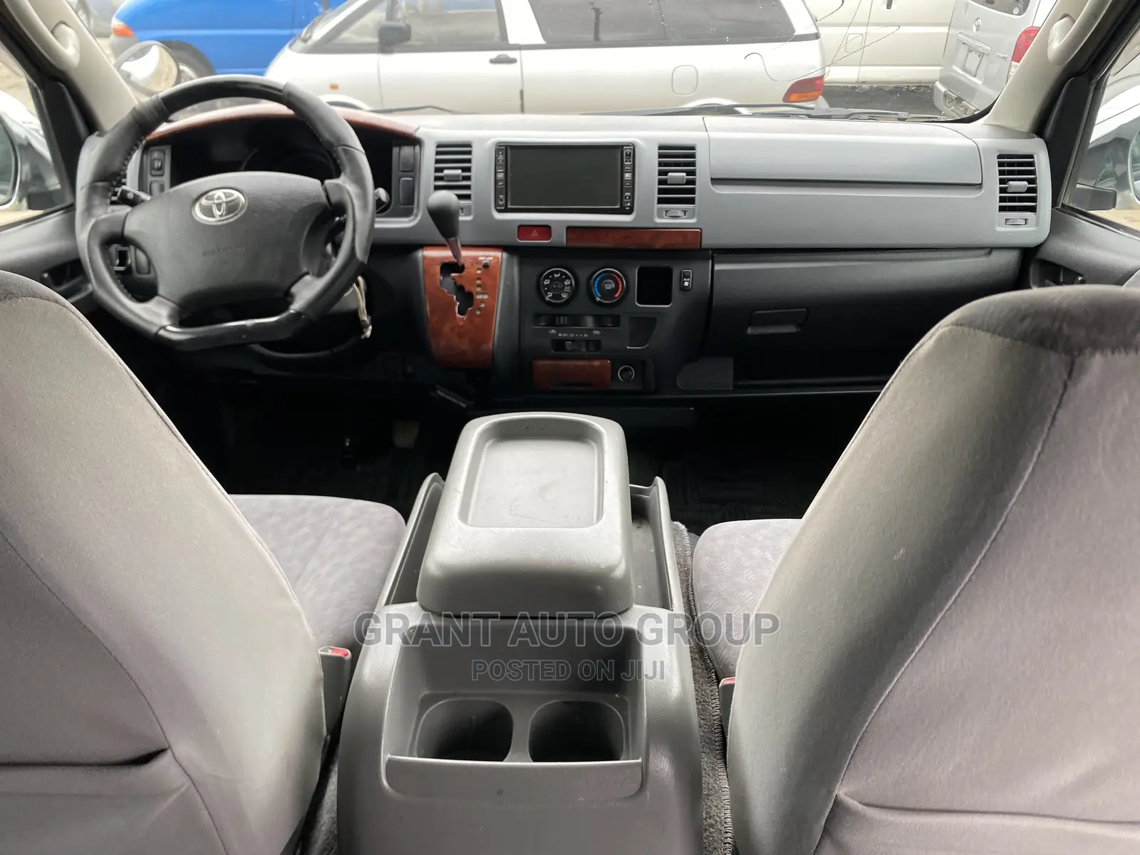 Toyota HiAce 2014 Silver