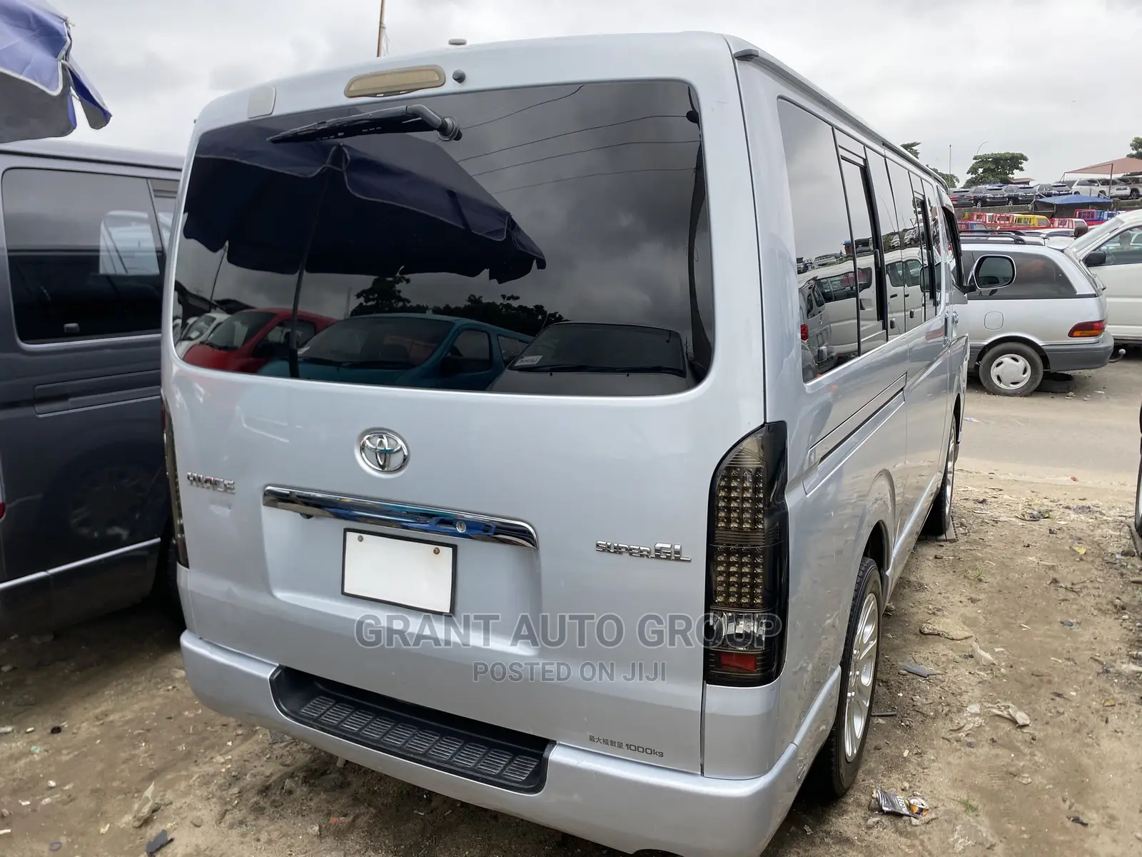 Toyota HiAce 2014 Silver