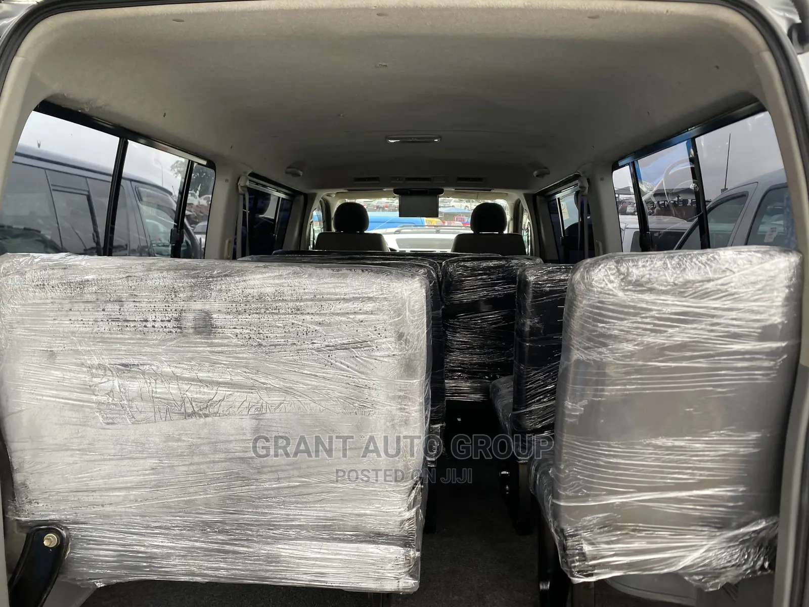 Toyota HiAce 2014 Silver