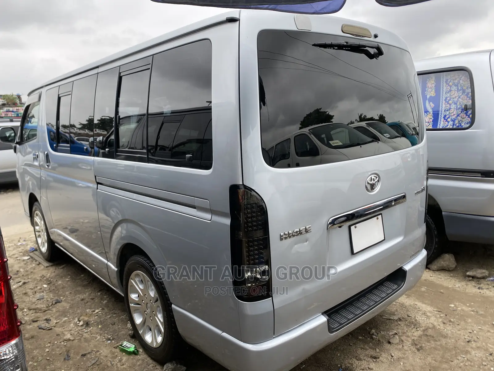 Toyota HiAce 2014 Silver