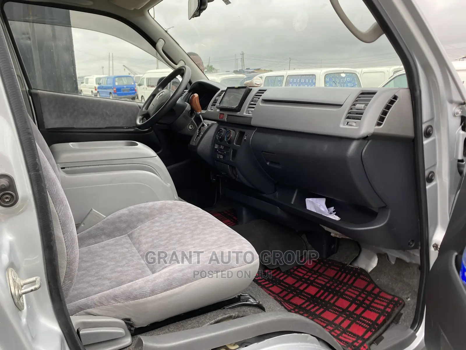 Toyota HiAce 2012 Silver